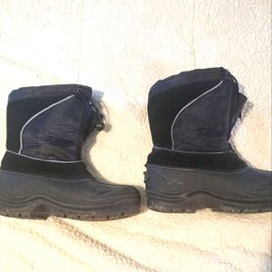 Double lined kids boots
